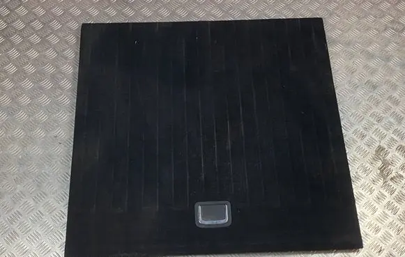 Trunk/boot floor carpet liner