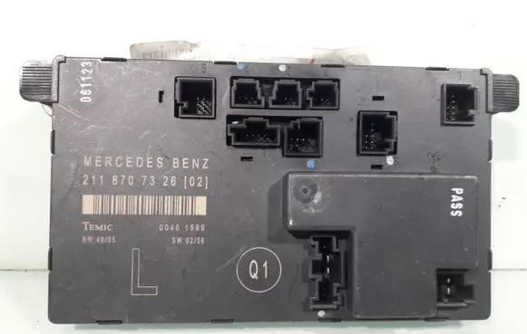 Mercedes-Benz E W211 Door control unit/module 2118707326
