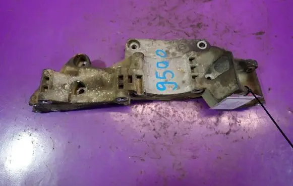 Audi A3 S3 8L Generator/alternator bracket 