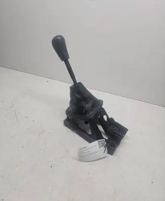 Peugeot 107 Gear shifter/selector 335300H010