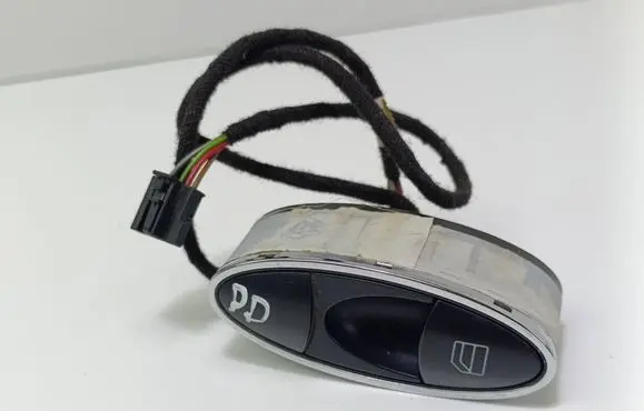Mercedes-Benz E W211 Electric window control switch A2118211351