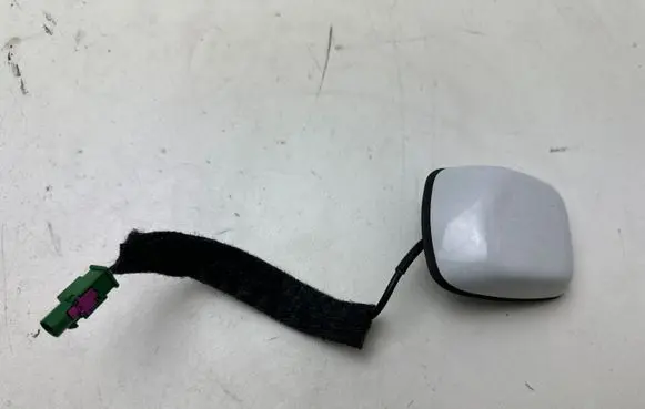 Audi A3 S3 8V Aerial GPS antenna 8S7035503A