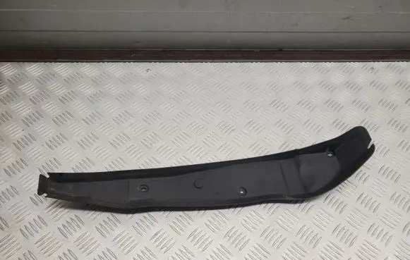 Mercedes-Benz SL R231 Fender end trim A2318890225