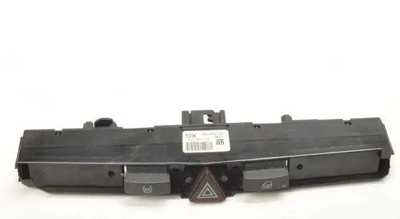 Opel Zafira B Hazard light switch 13100114