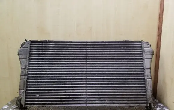 Toyota Avensis T270 Intercooler radiator JD1271003521