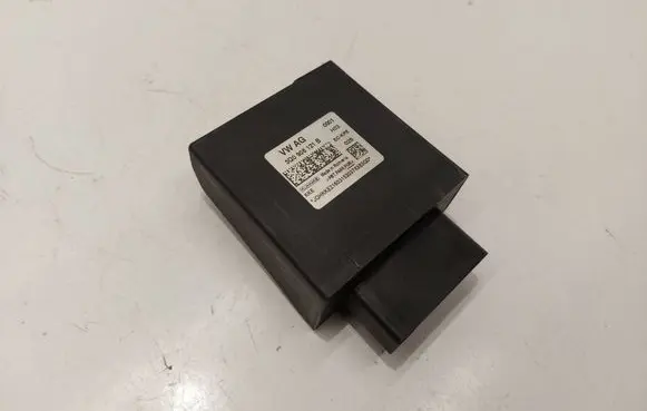 Volkswagen PASSAT B8 Fuel injection pump control unit/module 3G0906121B