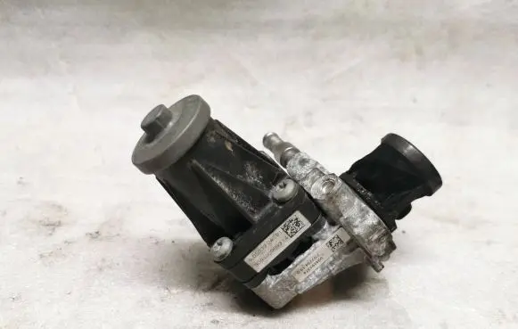 Opel Combo E EGR valve 9829870080 3094909693 5056392401