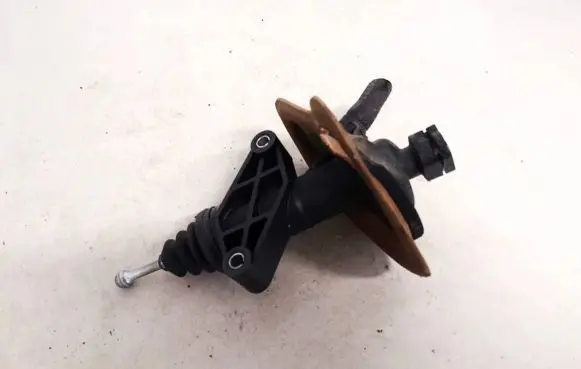 Ford Mondeo Mk III Clutch master cylinder 1s717a543ac 1s71-7a543-ac