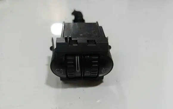 Volkswagen Golf V Headlight level height control switch 1K0941333