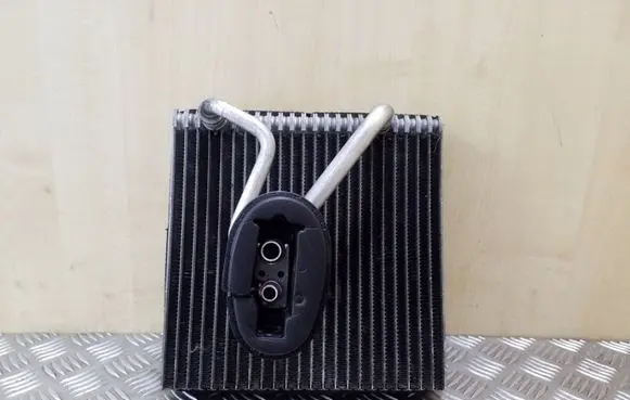 Volkswagen Touran I Air conditioning (A/C) radiator (interior) 