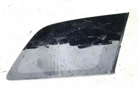 Toyota Yaris Rear side window