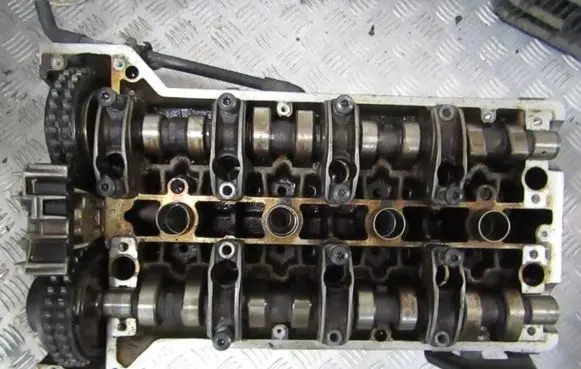 Mercedes-Benz C W203 Engine head R1110163901