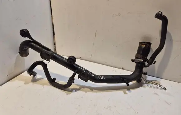 Audi A4 S4 B5 8D Engine coolant pipe/hose 