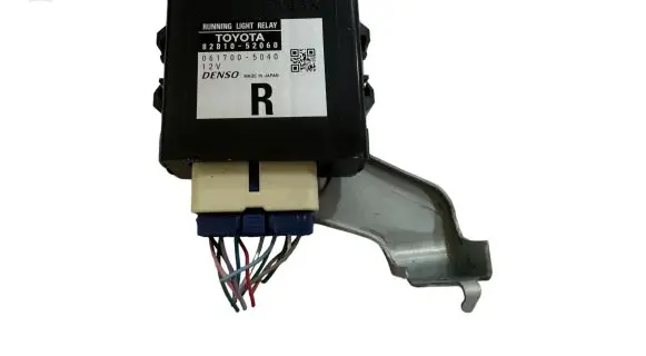 Toyota Urban Cruiser (XP110) Light relay 8281052060 0617005040