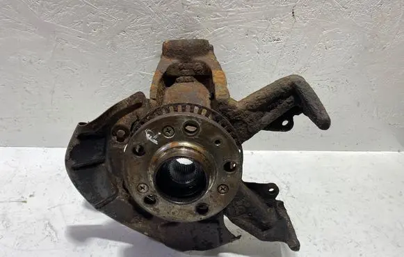 Volkswagen Golf IV Front wheel hub spindle knuckle 