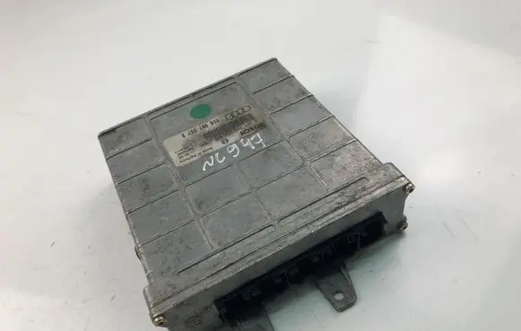 Audi A4 S4 B5 8D Engine control unit/module ECU 8D0907557B 0261203554