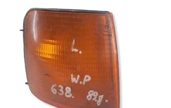 Volkswagen PASSAT B4 Front indicator light 357953050