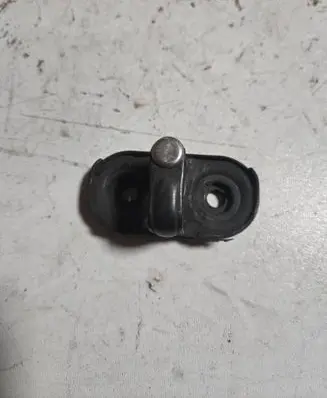 Volkswagen Polo IV 9N3 Trunk lock loop 1T0827517A