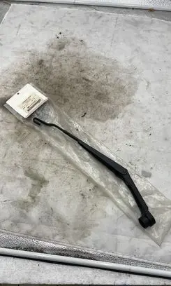 Mitsubishi Montero Headlight wiper arm MR192097