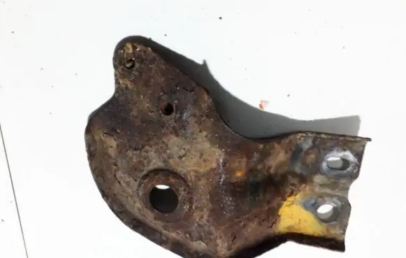Land Rover Freelander 2 - LR2 Engine mounting bracket