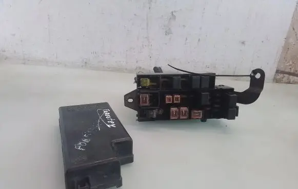 Subaru Forester SF Fuse module 82231FC002