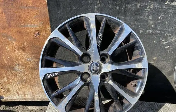 Toyota Yaris R15 alloy rim 426110DJ10