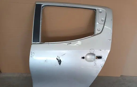 Mitsubishi L200 Rear door