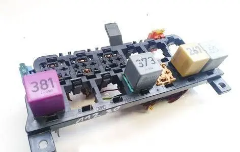 Skoda Superb B5 (3U) Fuse box set 8D0937503E