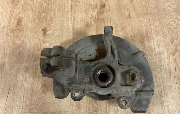 Volvo V70 Front wheel hub