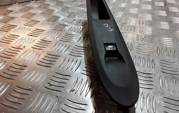 Citroen DS3 Electric window control switch