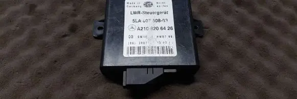 Mercedes-Benz E W210 Light module LCM A2108206426 5LA007508