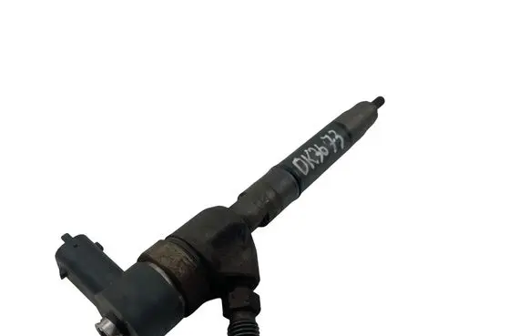 Hyundai i30 Fuel injector 338002A900