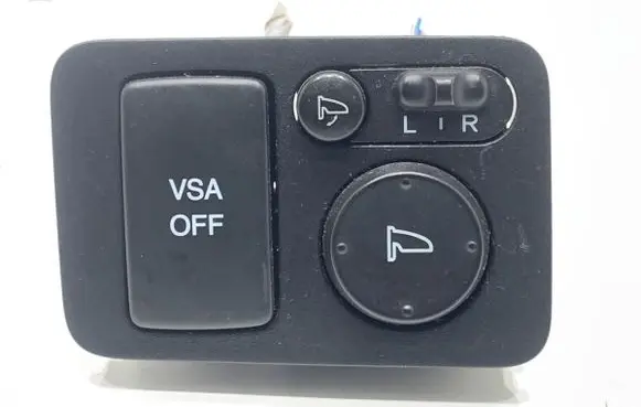 Honda CR-V Wing mirror switch M33212