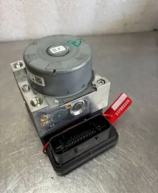 Mini One - Cooper F56 F55 Master brake cylinder