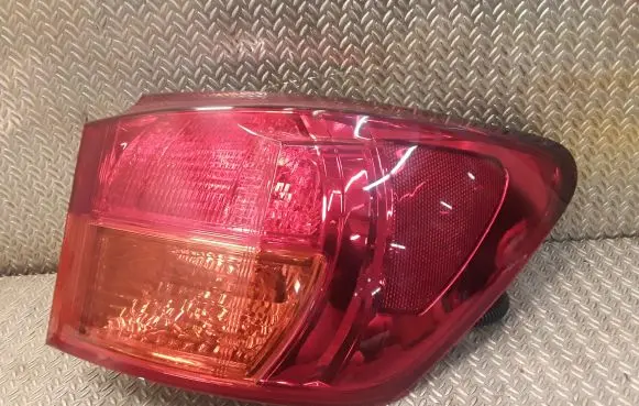 Lexus IS 220D-250-350 Rear/tail lights