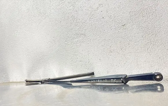 Opel Zafira A Front wiper blade arm 90582557