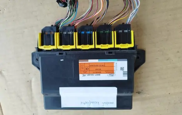 Ford Kuga I Comfort/convenience module 8M5T19G481AE