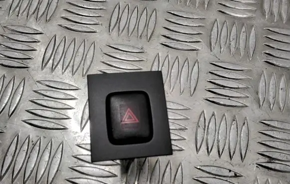 Volvo V70 Hazard light switch 9123685