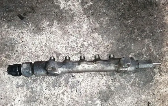 Toyota Corolla Verso AR10 Fuel main line pipe