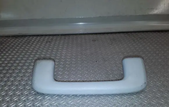 Mitsubishi Outlander Front interior roof grab handle