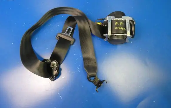 Volvo XC40 Front seatbelt K246