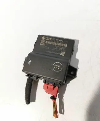 Audi A5 8T 8F Gateway control module 8T0907468F