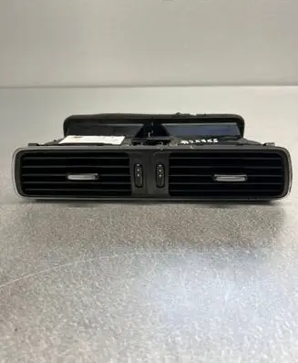Volkswagen PASSAT B7 Dash center air vent grill ---