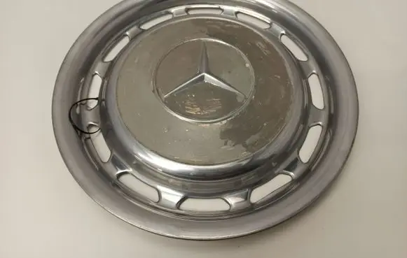 Mercedes-Benz COMPAKT W115 R14 wheel hub/cap/trim 