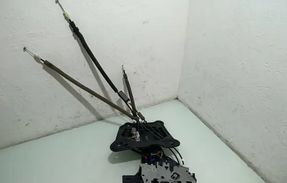 Chrysler Pacifica Sliding door lock 3041096