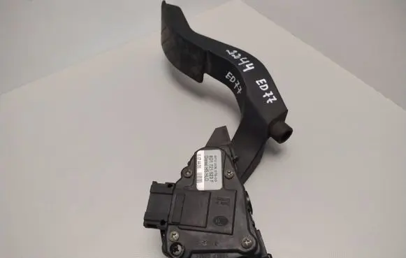 Audi A6 S6 C5 4B Accelerator throttle pedal 8D1721523F