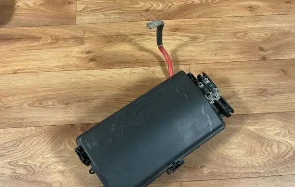 Opel Insignia A Fuse module 13275884 13411035208