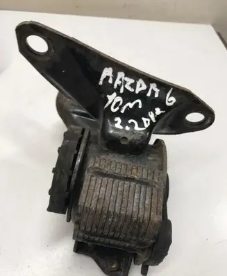 Mazda 6 Engine mount bracket