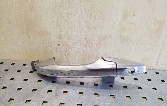 Honda CR-V Front door exterior handle