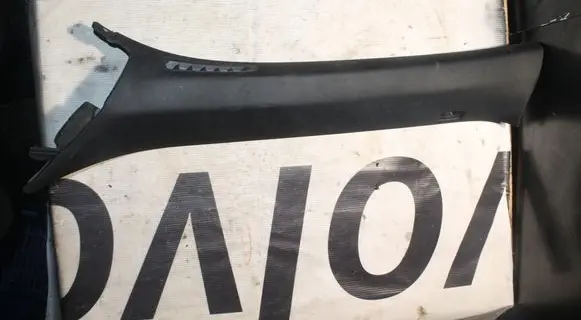 Volvo XC90 (B) pillar trim (top) 847206